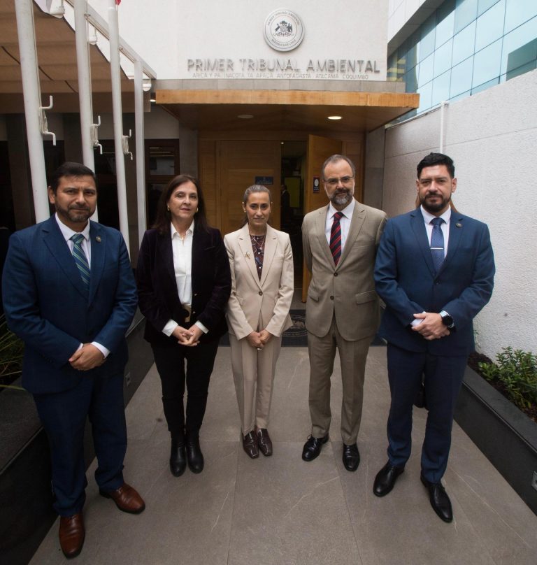 En visita protocolar, Superintendenta del Medio Ambiente y Ministros del Primer Tribunal Ambiental analizaron las complejidades territoriales de la macrozona norte