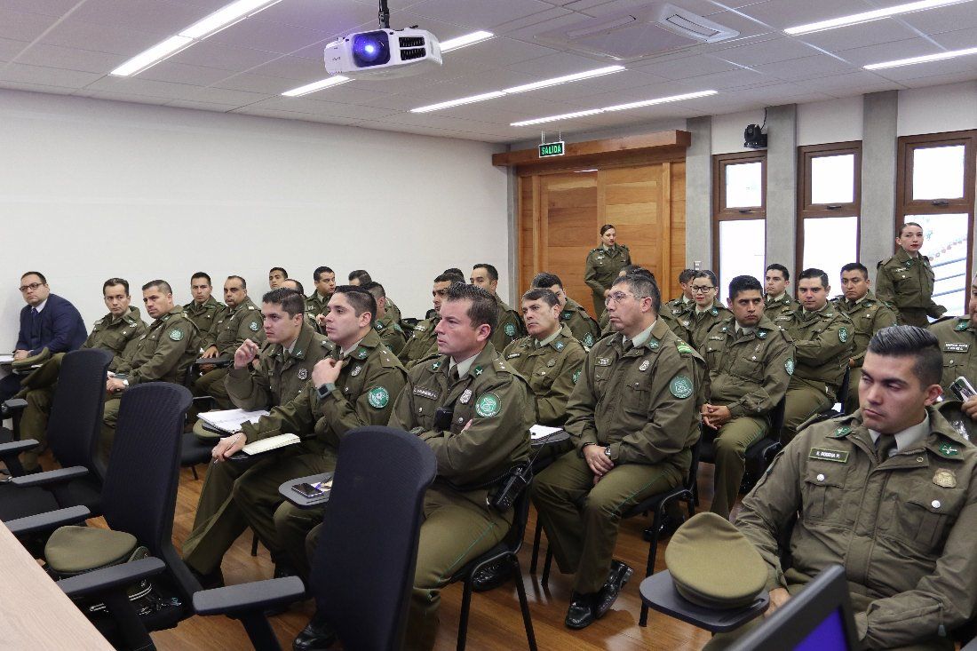 Carabineros de Antofagasta son capacitados por el 1TA