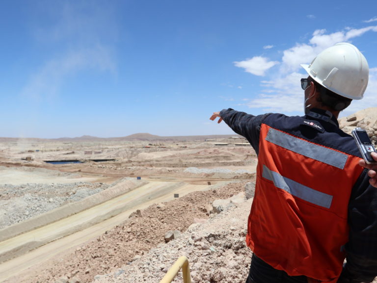 Primer Tribunal Ambiental ordena a Minera Cerro Colorado de BHP detener extracción de agua de acuífero de Lagunillas