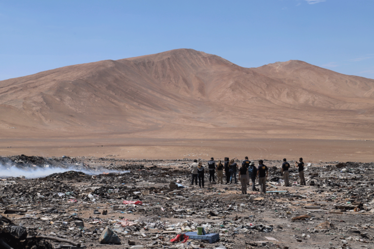 Ministros del Primer Tribunal Ambiental recorren vertederos ilegales de Alto Hospicio