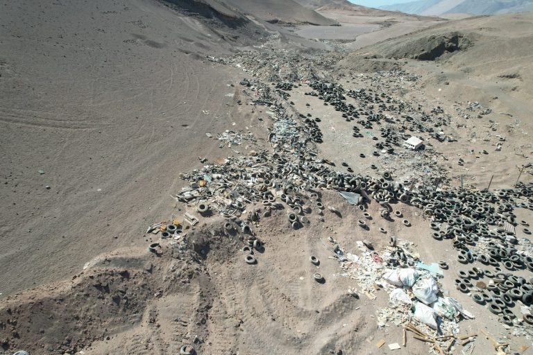 Se condena al Estado de Chile a la presentación de un plan de reparación tras acreditarse daño ambiental por vertederos irregulares de residuos en Alto Hospicio