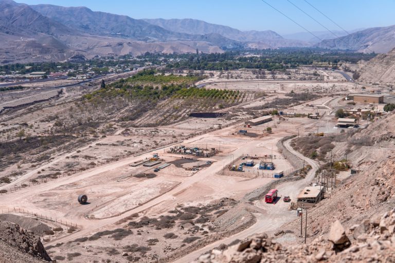 Primer Tribunal Ambiental ordena cierre definitivo de Mina Alcaparrosa y condena a Minera Ojos del Salado a reparar daño ambiental