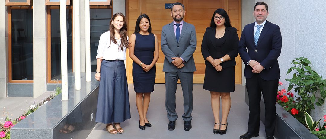 Licenciada y egresada de la carrera de Derecho de la Universidad de Tarapacá se integran como pasantes al equipo 1TA