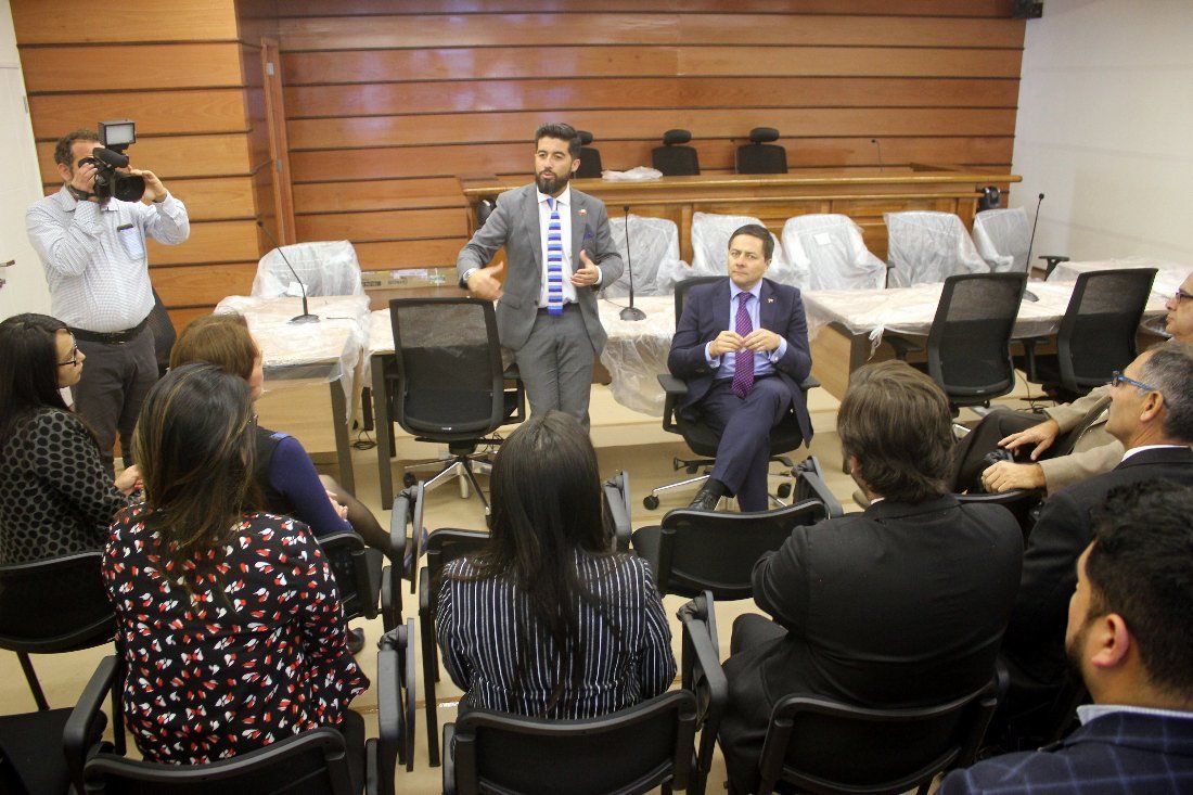 Intendente de Antofagasta visitó las dependencias del Primer Tribunal Ambiental.