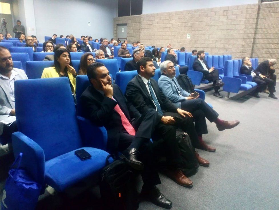 Ministro Mauricio Oviedo Expone en Seminario Arica