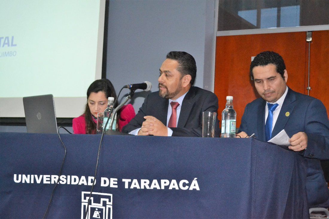 Ministro Mauricio Oviedo Expone en Seminario Arica