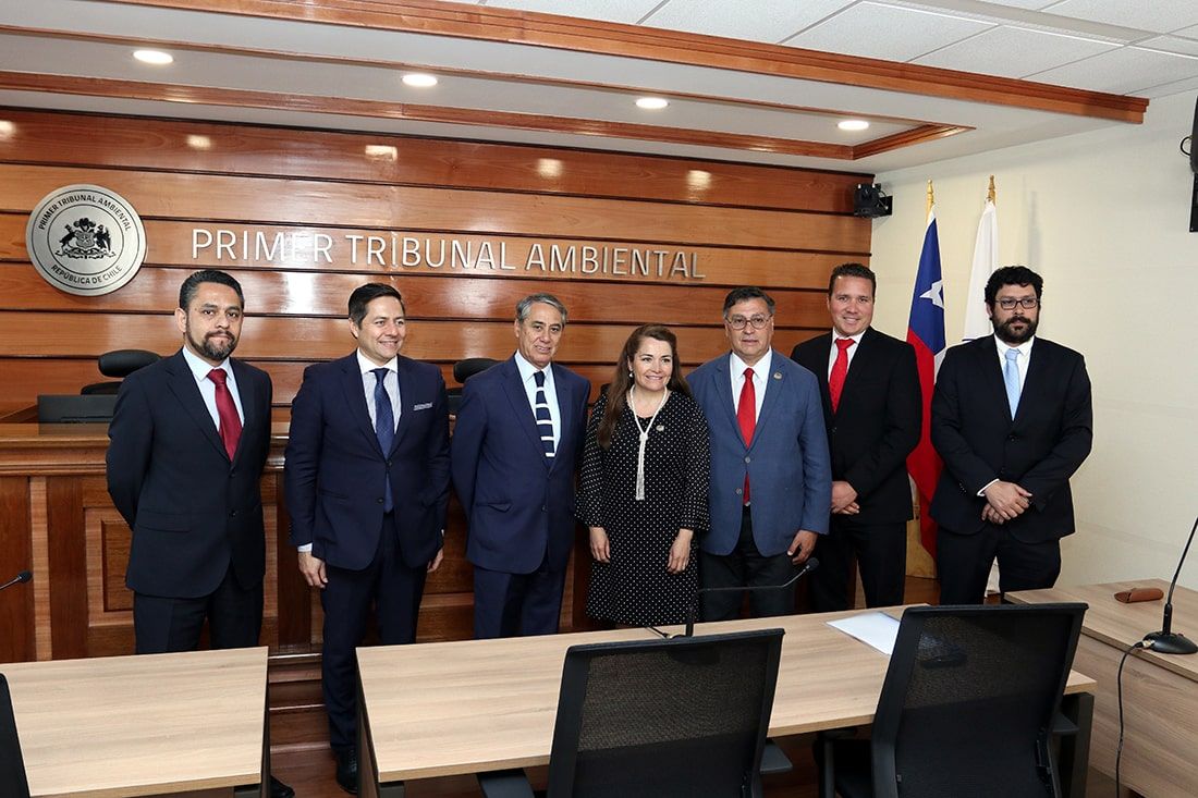 Ministro del Tribunal Constitucional realizó charla en el 1TA 