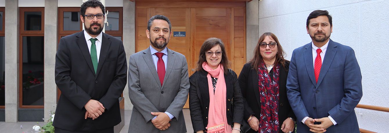 Cónsul de Argentina realiza visita protocolar a Ministros del Primer Tribunal Ambiental