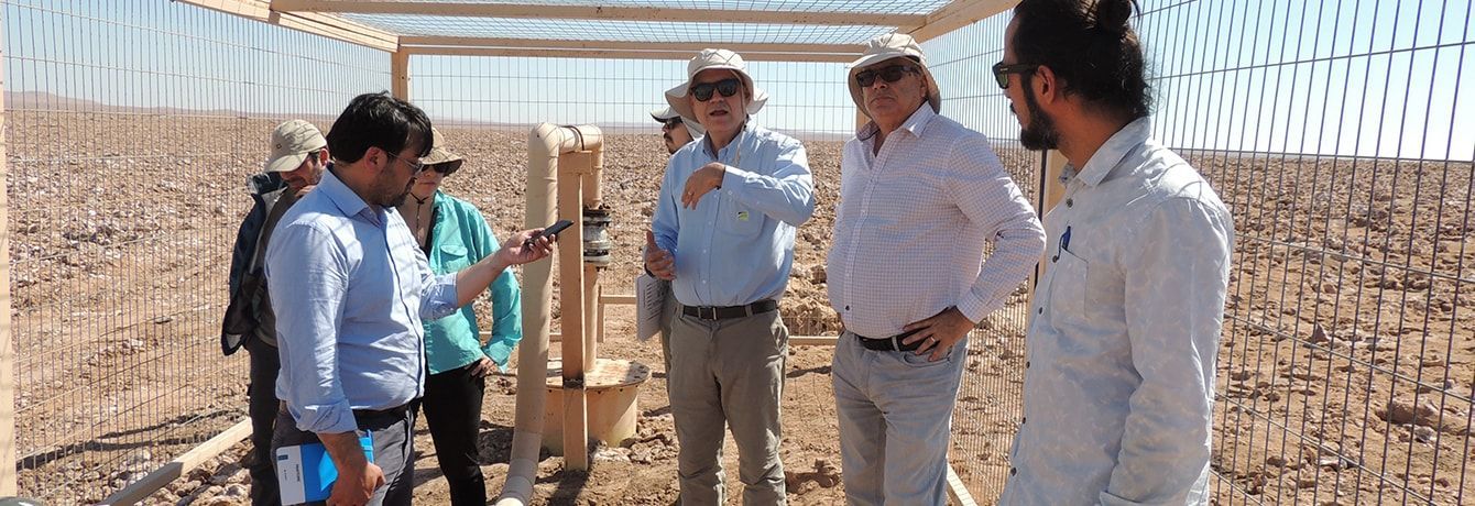 Ministros en Ciencias realizan inspección a Puquios del Salar de Llamara