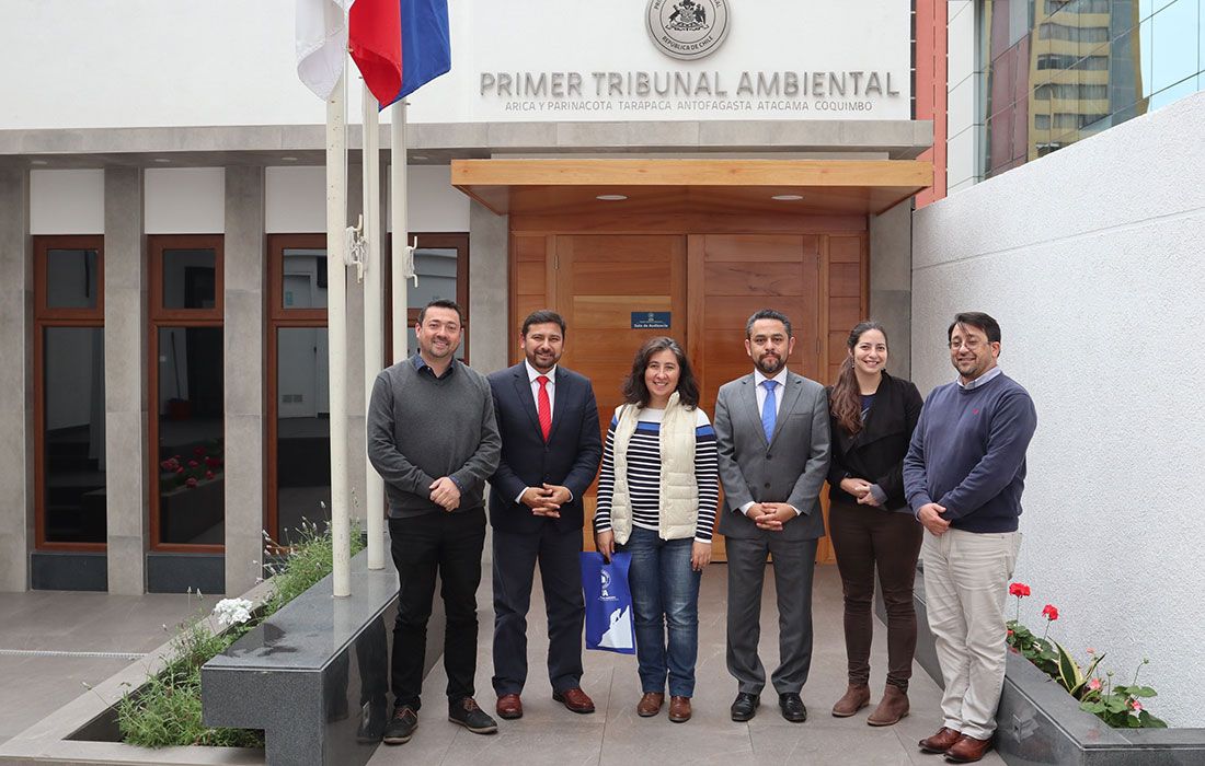 Ministros y equipo de ciencias del Primer Tribunal Ambiental se reúnen con Doctora en Bioquímica de la Universidad Santo Tomás