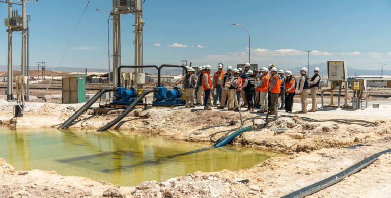 Primer Tribunal Ambiental recorre instalaciones de SQM Salar en la Región de Antofagasta por reclamación de comunidades indígenas