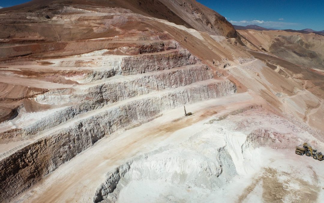 Reclamación de comunidad indígena en contra de la decisión de  la SMA que archivo su denuncia por elusión relativa al proyecto Kinross-La Coipa fue admitida a trámite